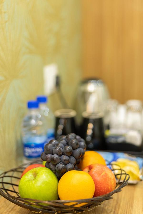 Esaa Airport Hotel Kochi Buitenkant foto