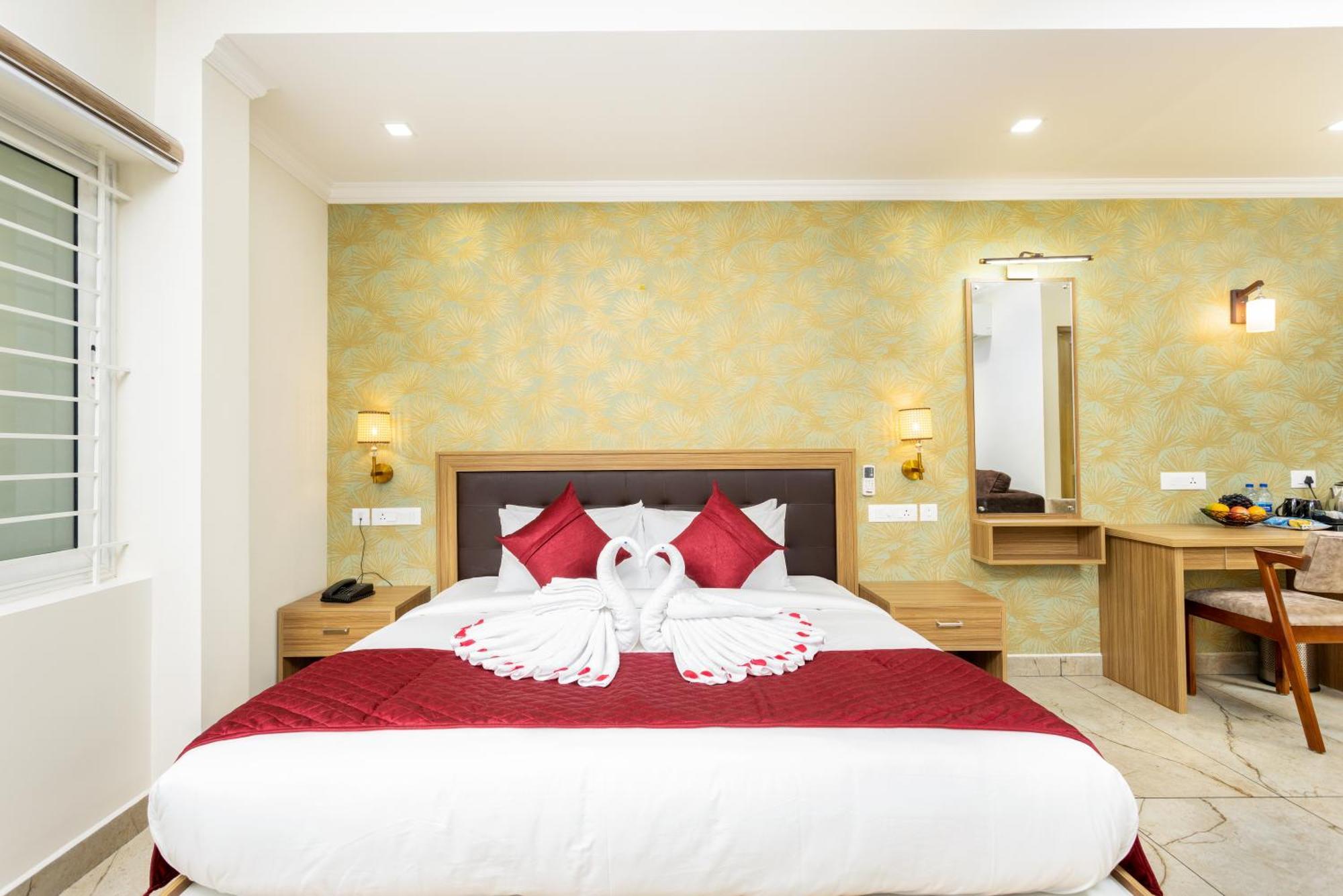 Esaa Airport Hotel Kochi Buitenkant foto