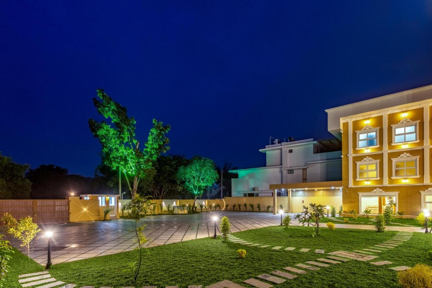 Esaa Airport Hotel Kochi Buitenkant foto